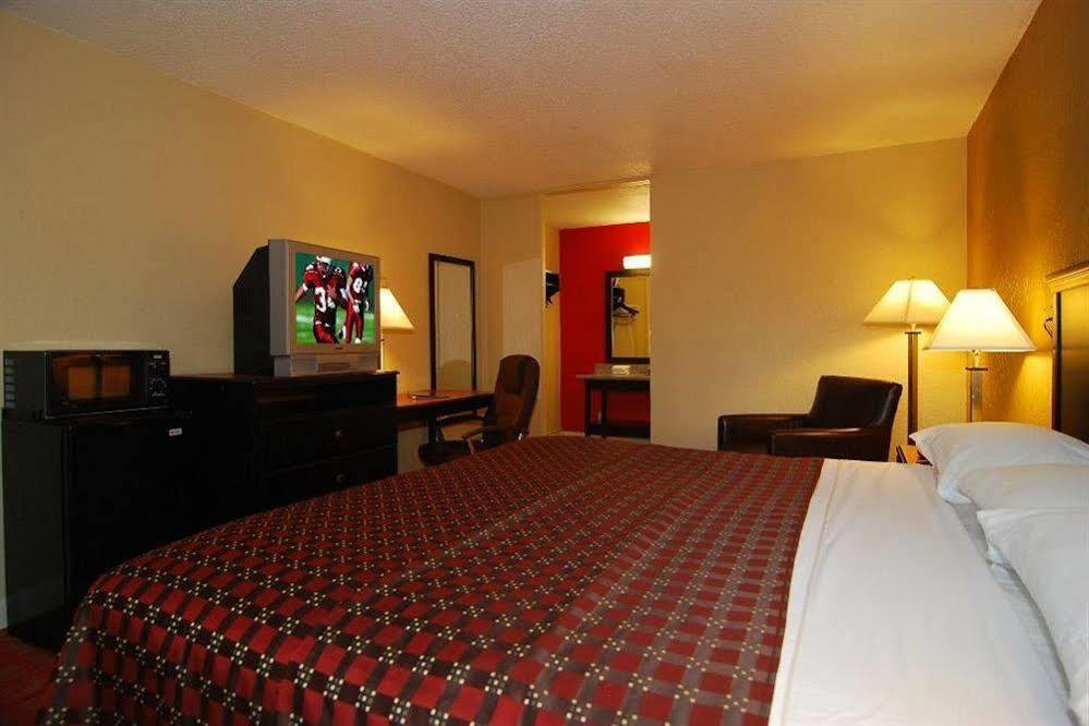 Red Roof Inn Hot Springs Bagian luar foto